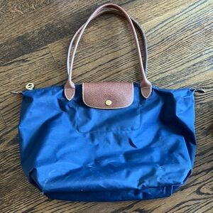 USED NAVY LONGCHAMP BAG